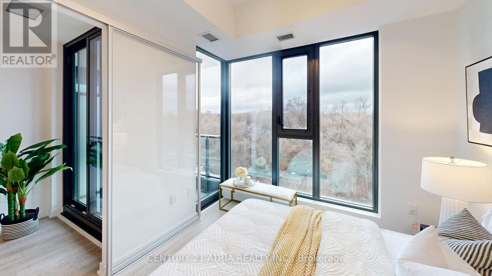 605 - 250 Lawrence Avenue W, Toronto, Ontario  M5M 1B1 - Photo 2 - C12096348