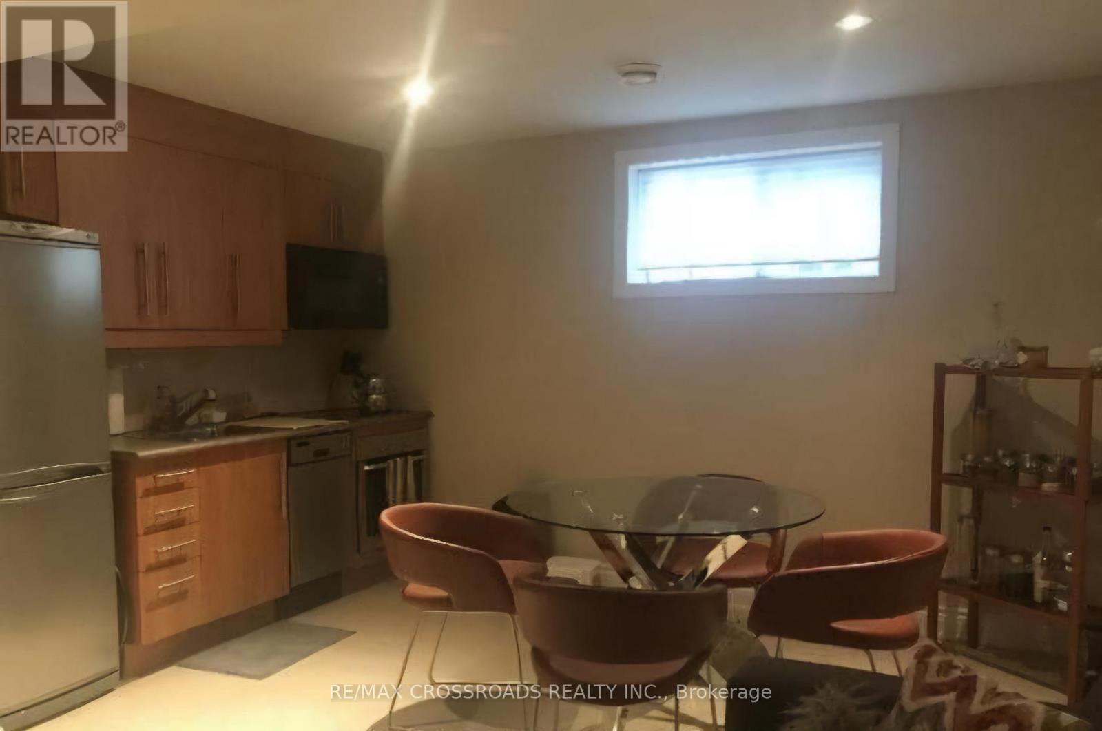 Lower - 428 Roehampton Avenue, Toronto, Ontario  M4P 1S4 - Photo 2 - C12081607