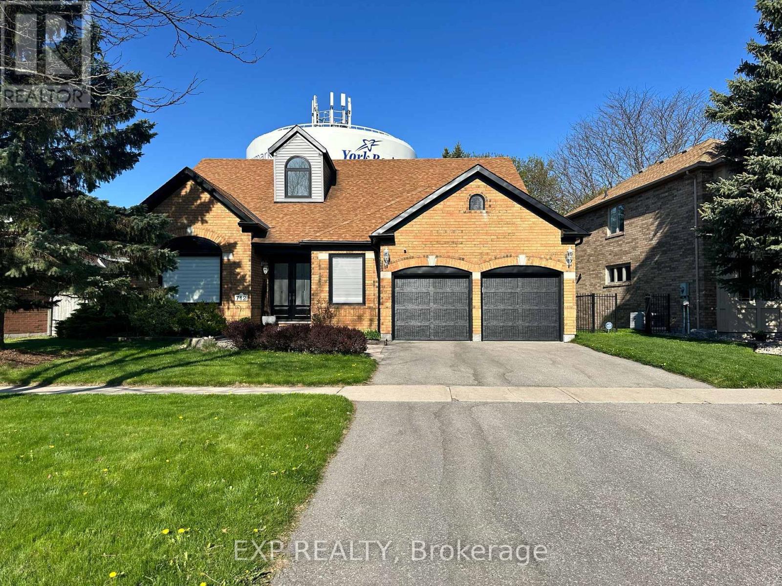 712 Foxcroft Boulevard, Newmarket, Ontario  L3X 1N2 - Photo 2 - N12087062