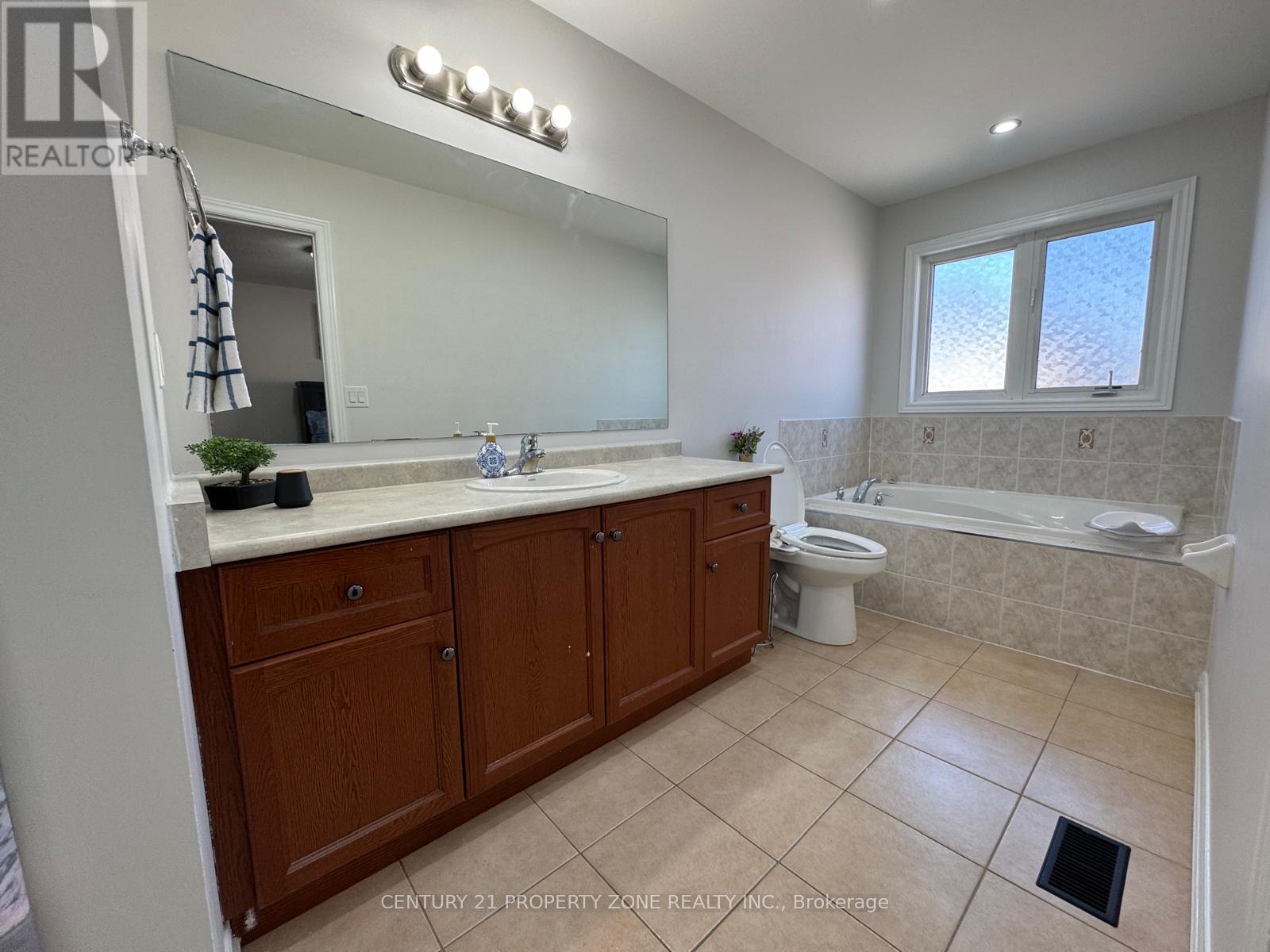 56 Attview Crescent, Brampton, Ontario  L6P 2R5 - Photo 20 - W12157086