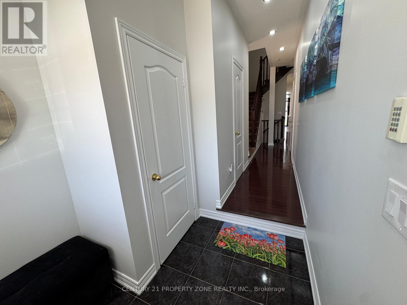 56 Attview Crescent, Brampton, Ontario  L6P 2R5 - Photo 27 - W12157086