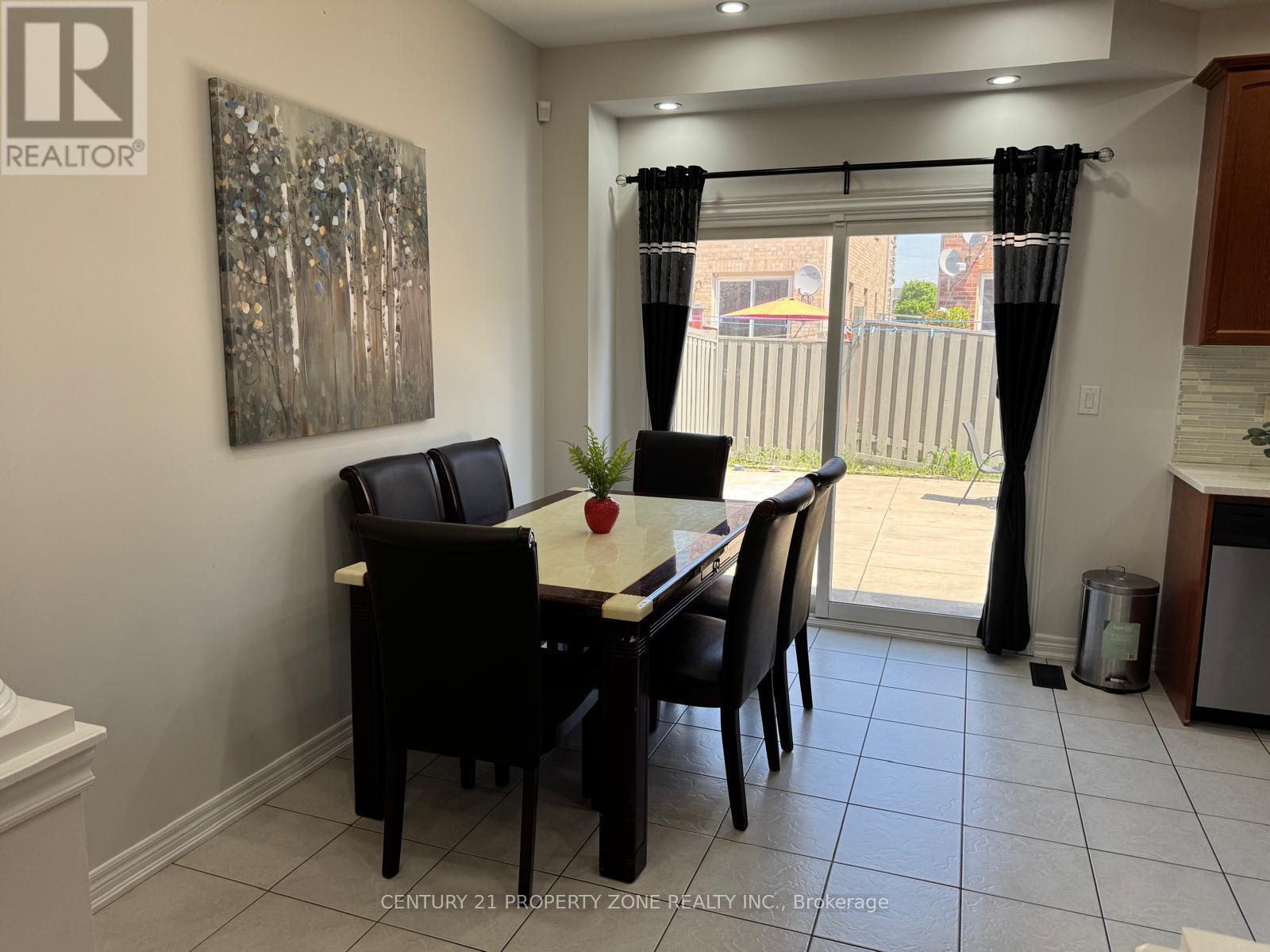 56 Attview Crescent, Brampton, Ontario  L6P 2R5 - Photo 7 - W12157086