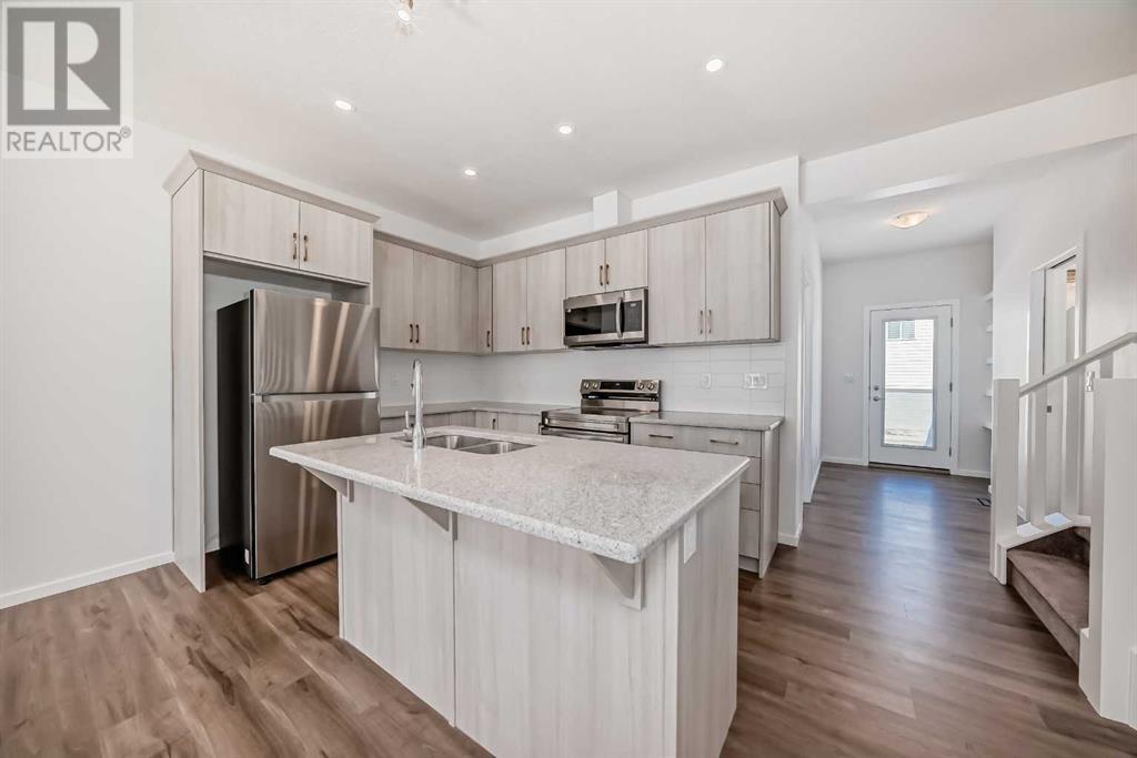 Property at 44 Yorkville Road SW image 1