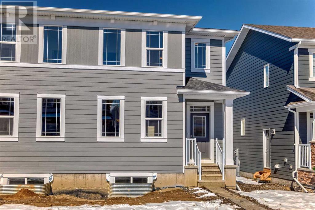 Property at 44 Yorkville Road SW image 2