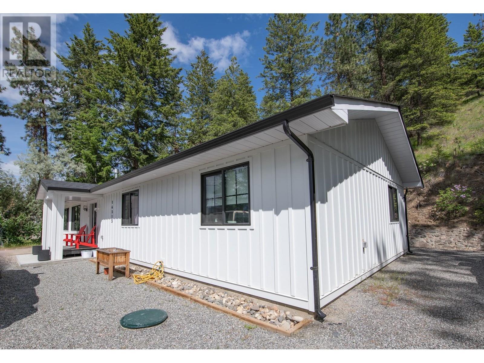Property at 16515 Commonage Road image 2