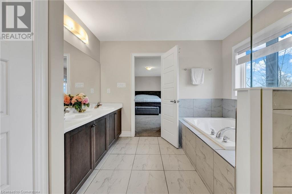 210 Dolman Street, Breslau, Ontario  N0B 1M0 - Photo 14 - 40730344