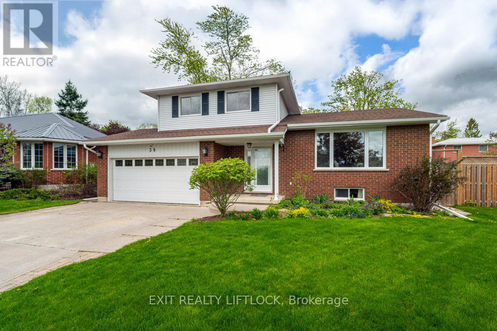 38 CLEARVIEW COURT, Peterborough West, Ontario