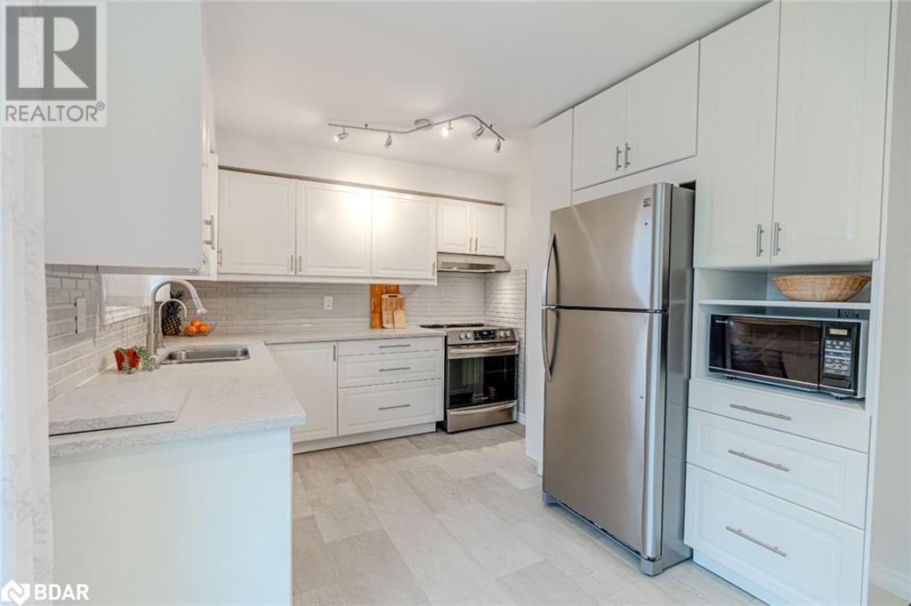 33 Porter Crescent, Barrie, Ontario  L4M 5H8 - Photo 4 - 40730439