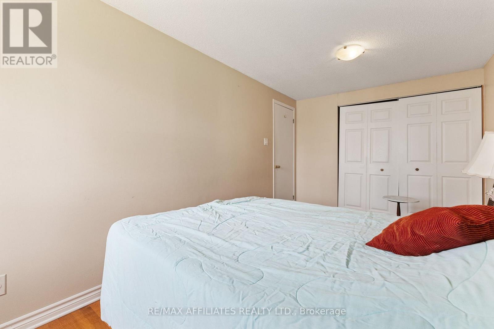 75 Saxton Private, Ottawa, Ontario  K2H 9P3 - Photo 13 - X12156682