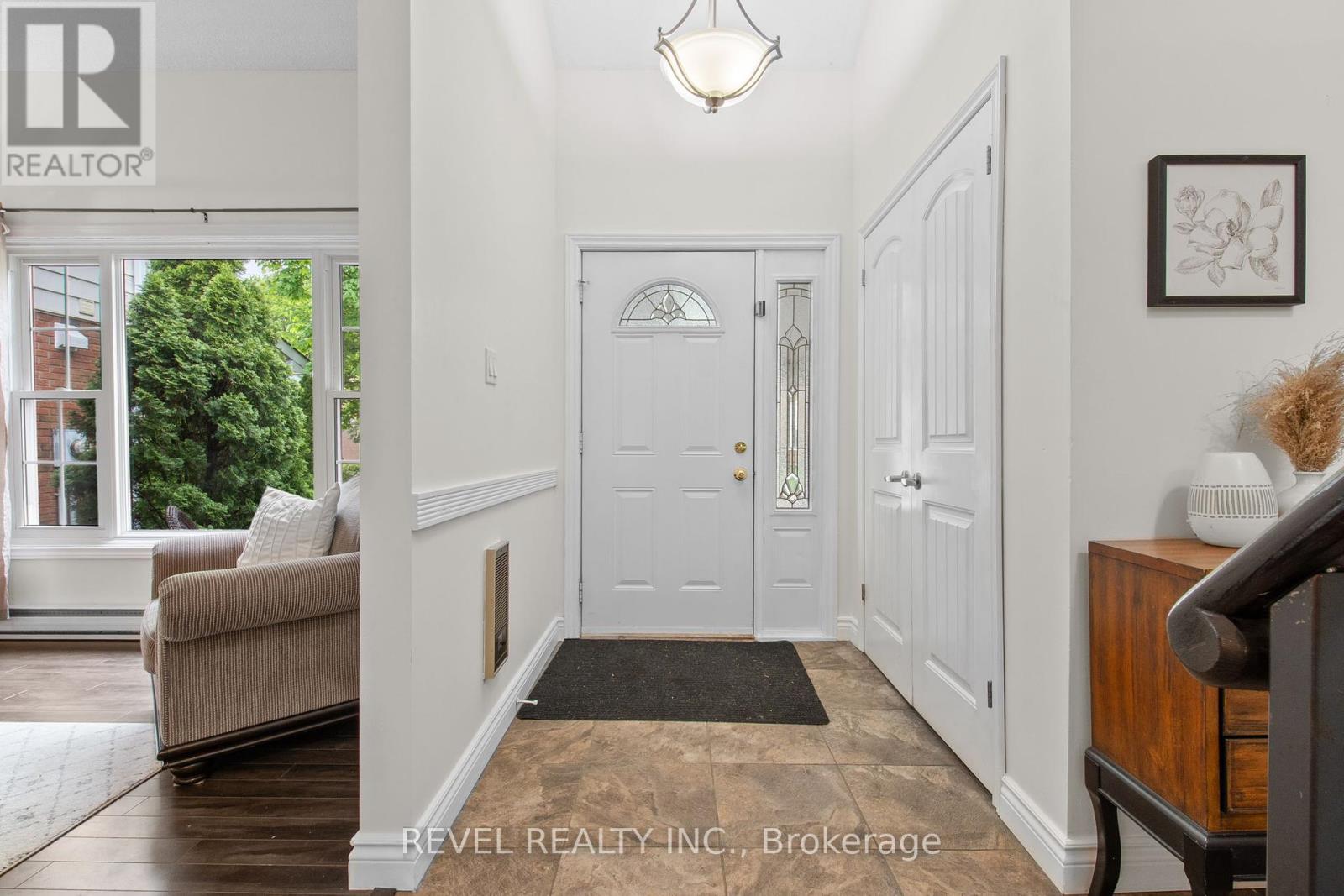545 Charrington Avenue, Oshawa, Ontario  L1G 7L7 - Photo 4 - E12159645