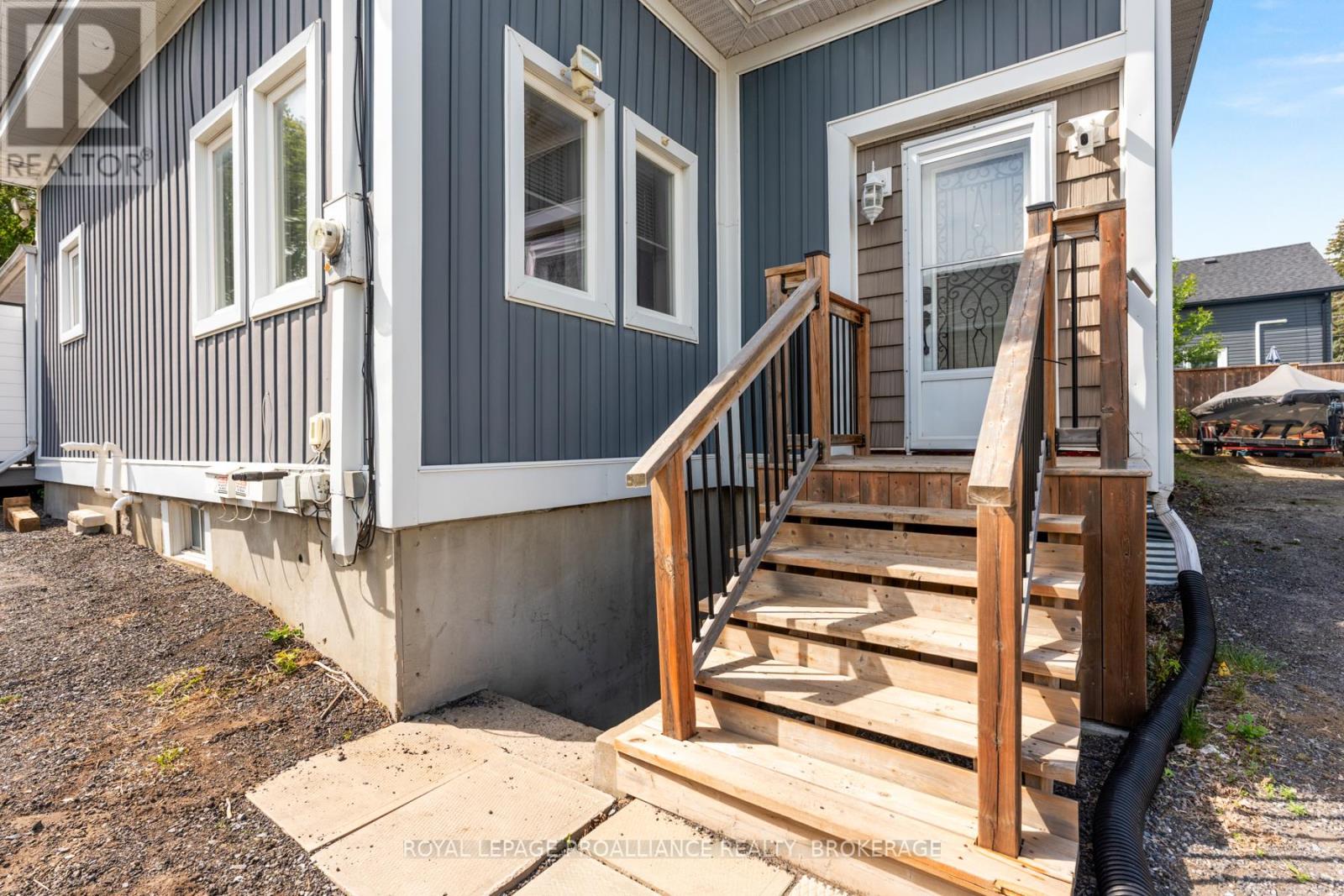 Property at 939 SYDENHAM ROAD image 3