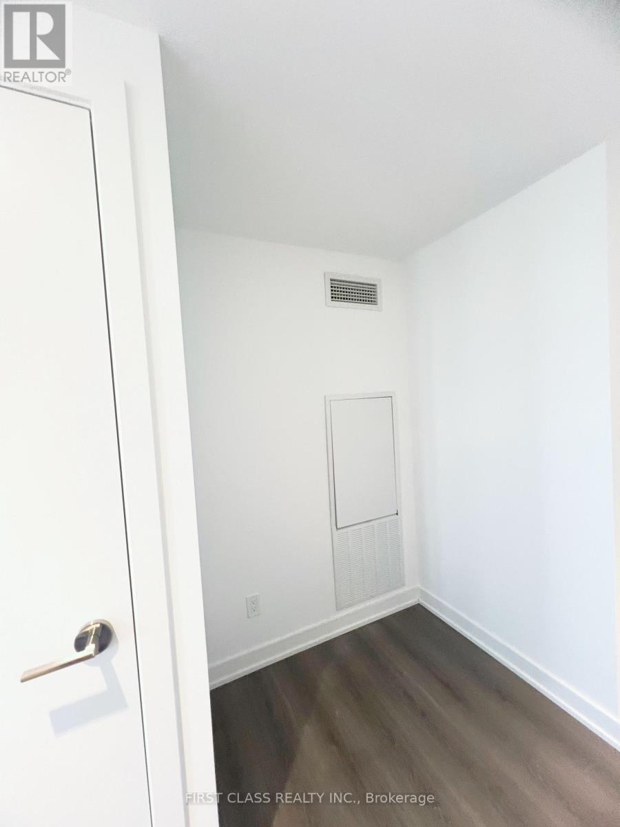 4312 - 8 Wellesley Street W, Toronto, Ontario  M4Y 0J5 - Photo 15 - C12156770