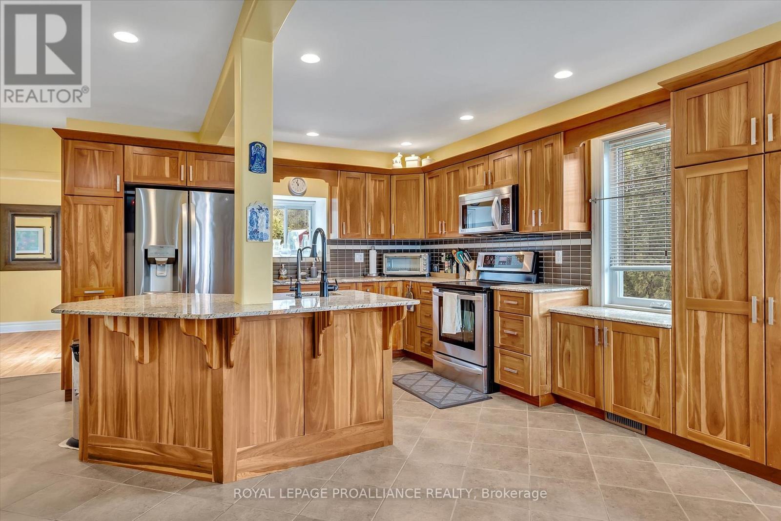 14 Burchat Street, Madawaska Valley, Ontario  K0J 1N0 - Photo 6 - X12159750