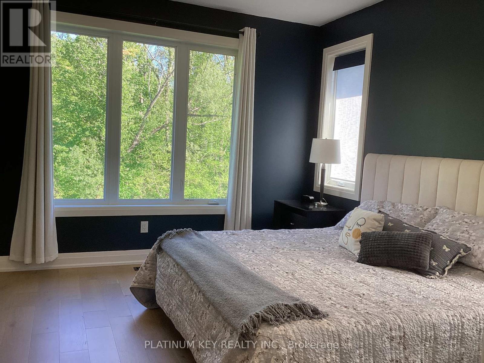 2119 Lockwood Crescent, Strathroy-Caradoc, Ontario  N0L 1W0 - Photo 16 - X12159752