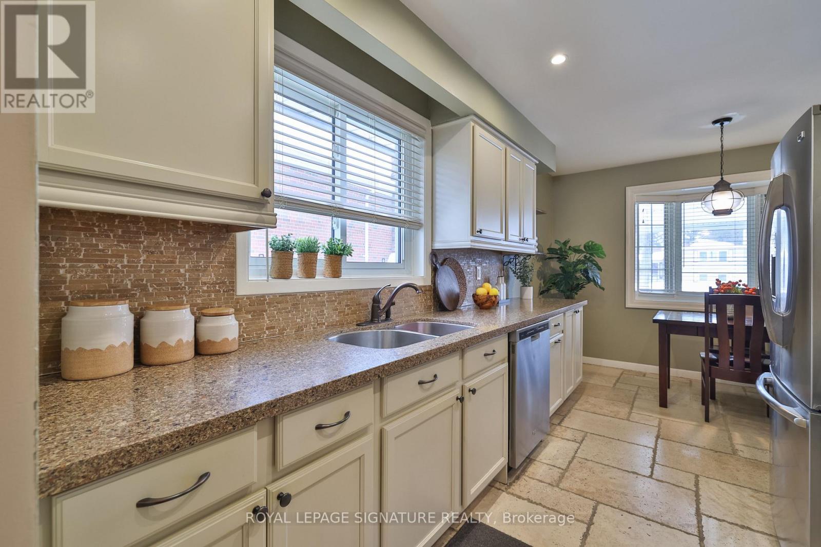 21 Griselda Crescent, Toronto, Ontario  M1G 3P5 - Photo 13 - E12159417