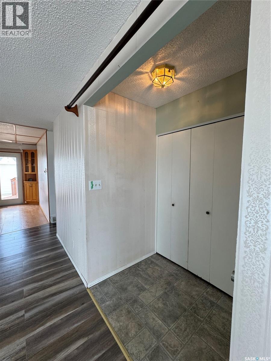 715 6th Avenue, Hudson Bay, Saskatchewan  S0E 0Y0 - Photo 14 - SK006395