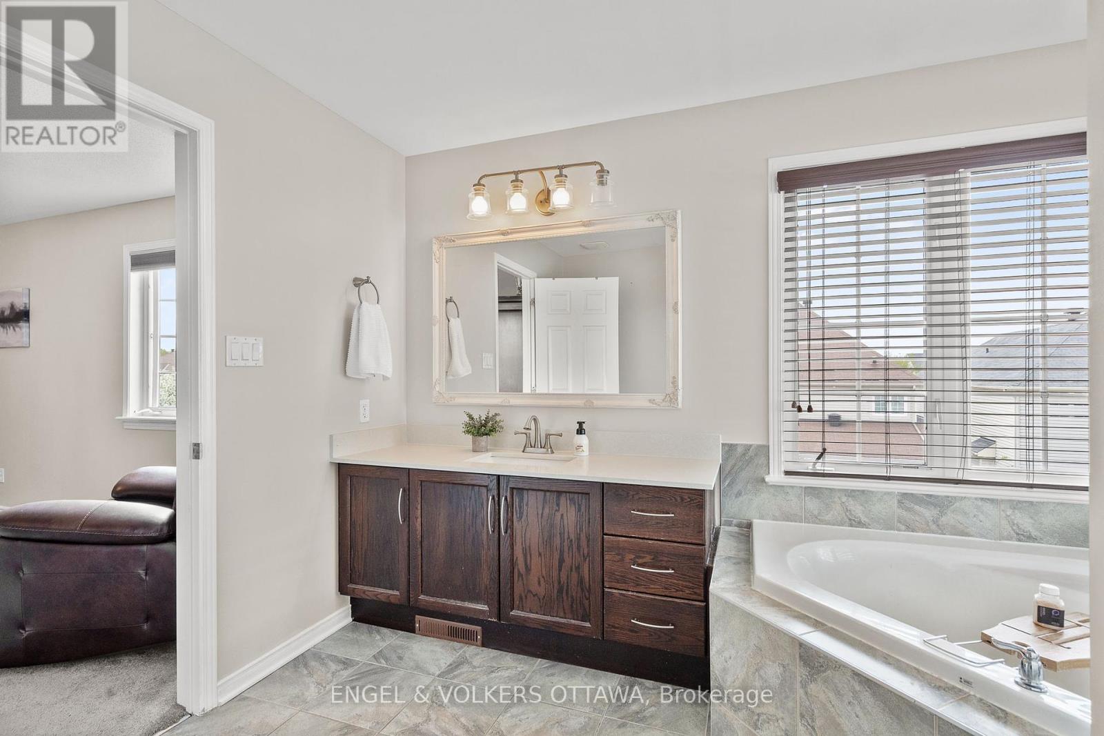 313 Lecanto Terrace, Ottawa, Ontario  K2J 0W8 - Photo 25 - X12159727