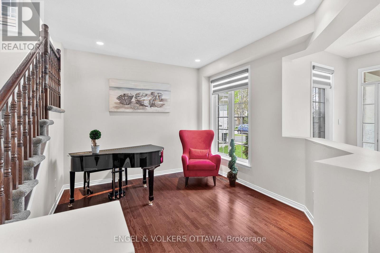 313 Lecanto Terrace, Ottawa, Ontario  K2J 0W8 - Photo 6 - X12159727