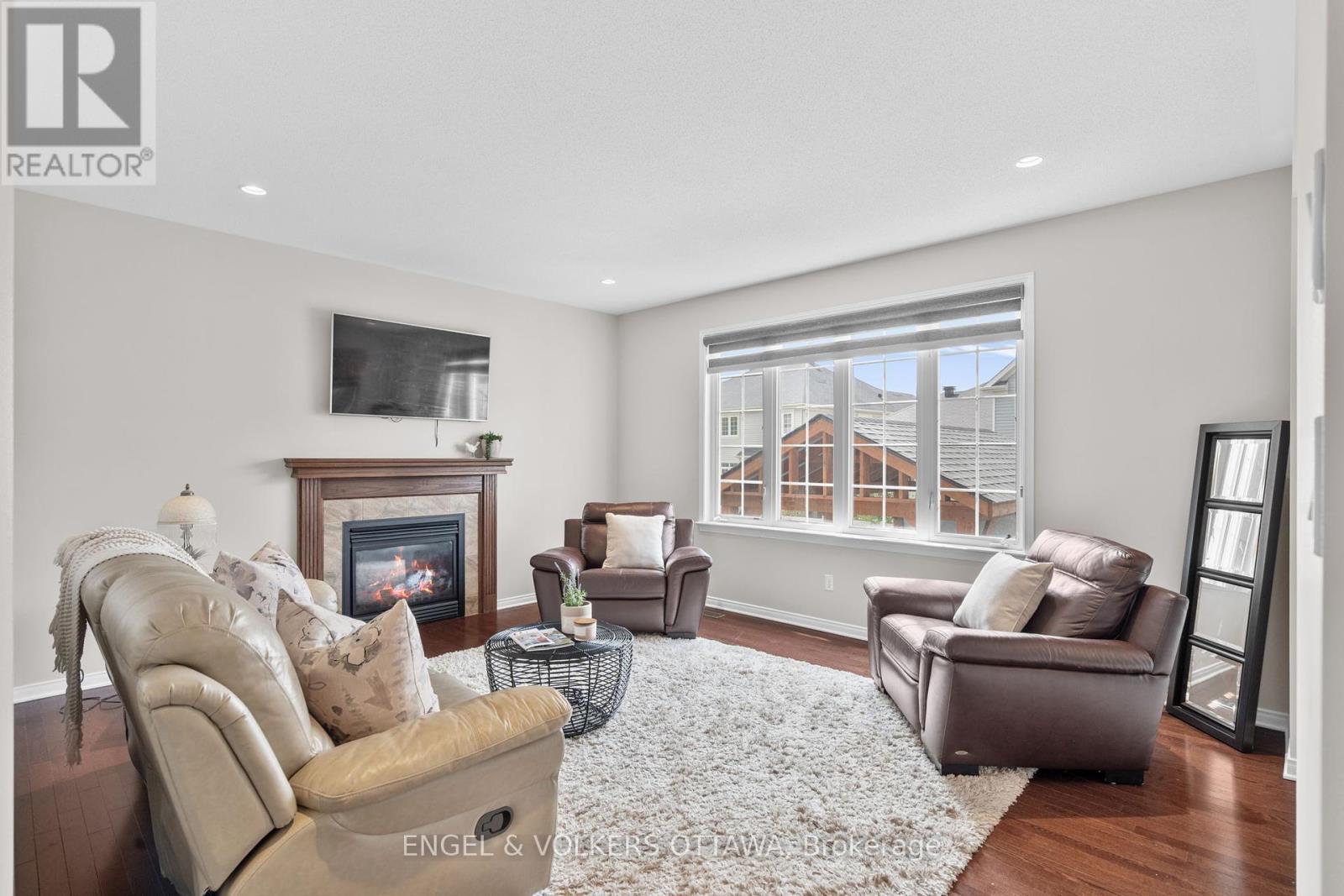 313 Lecanto Terrace, Ottawa, Ontario  K2J 0W8 - Photo 8 - X12159727