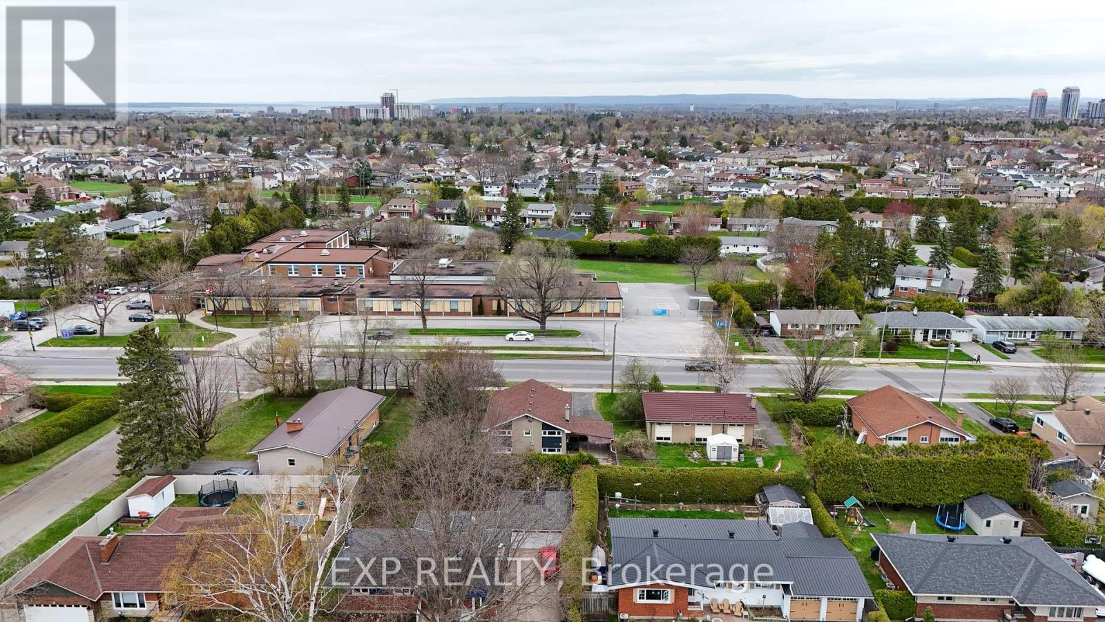 120 Knoxdale Road, Ottawa, Ontario  K2G 1A7 - Photo 39 - X12159763