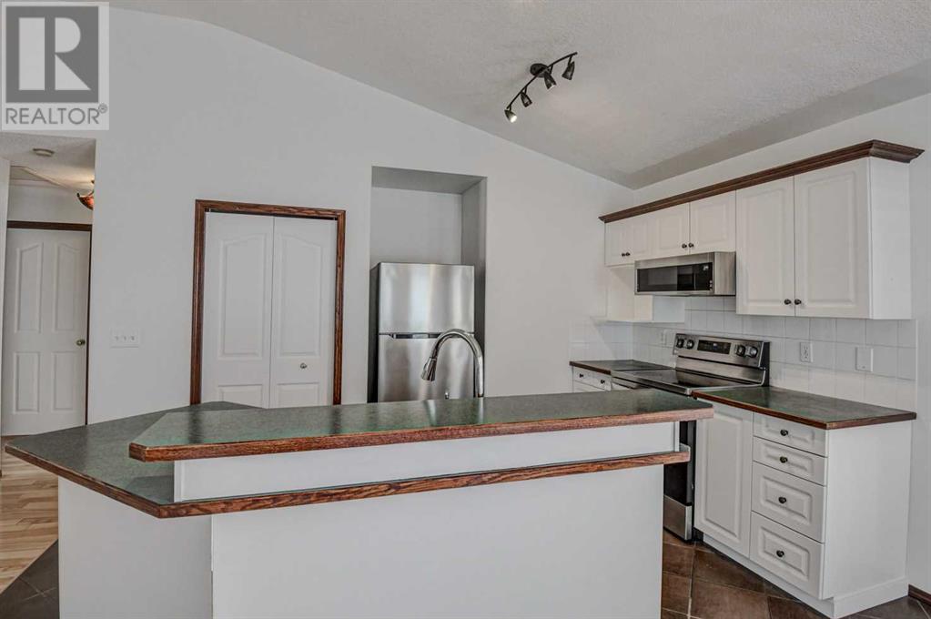 101 Shawbrooke Green Sw, Calgary, Alberta  T2Y 3B8 - Photo 12 - A2213238