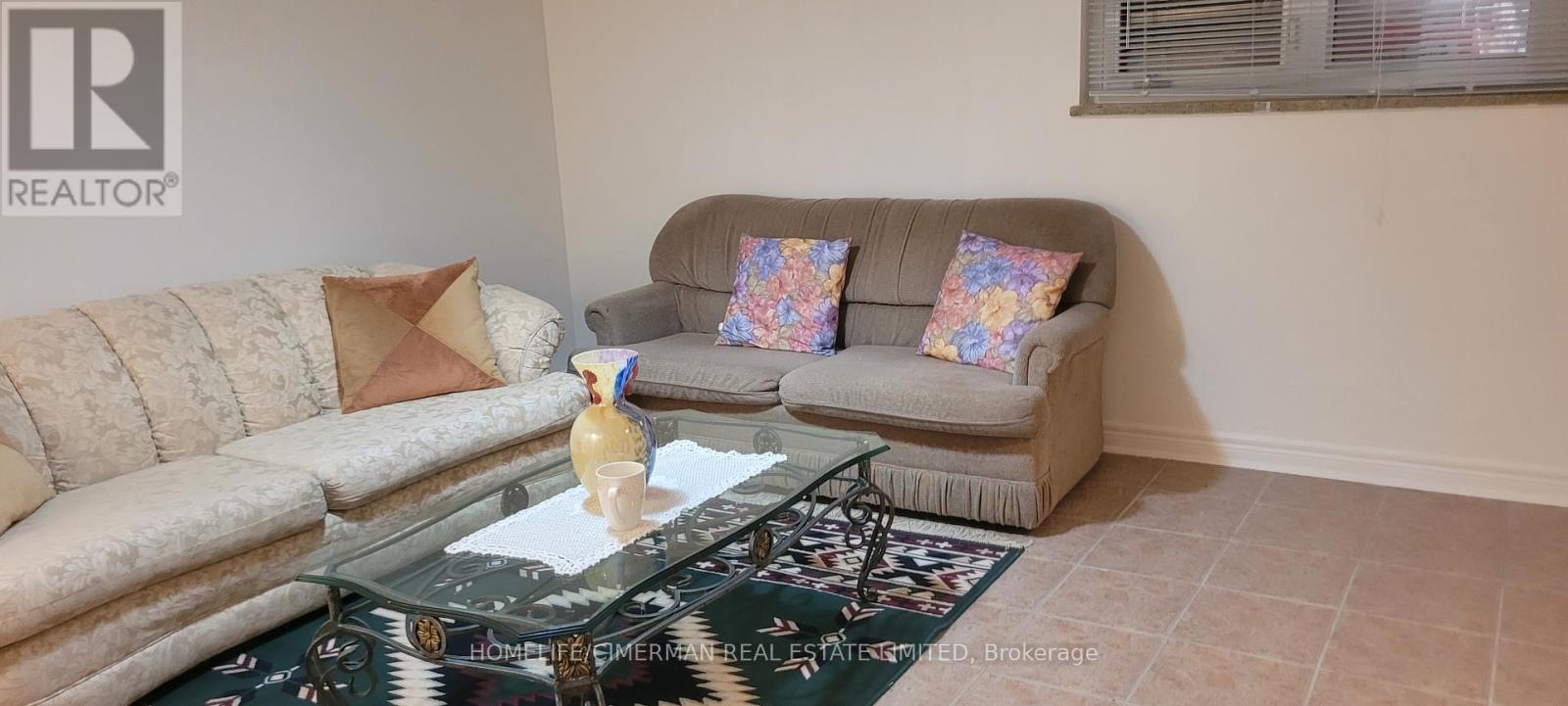 87 Flamborough Drive, Toronto, Ontario  M6M 2R8 - Photo 24 - W12159195