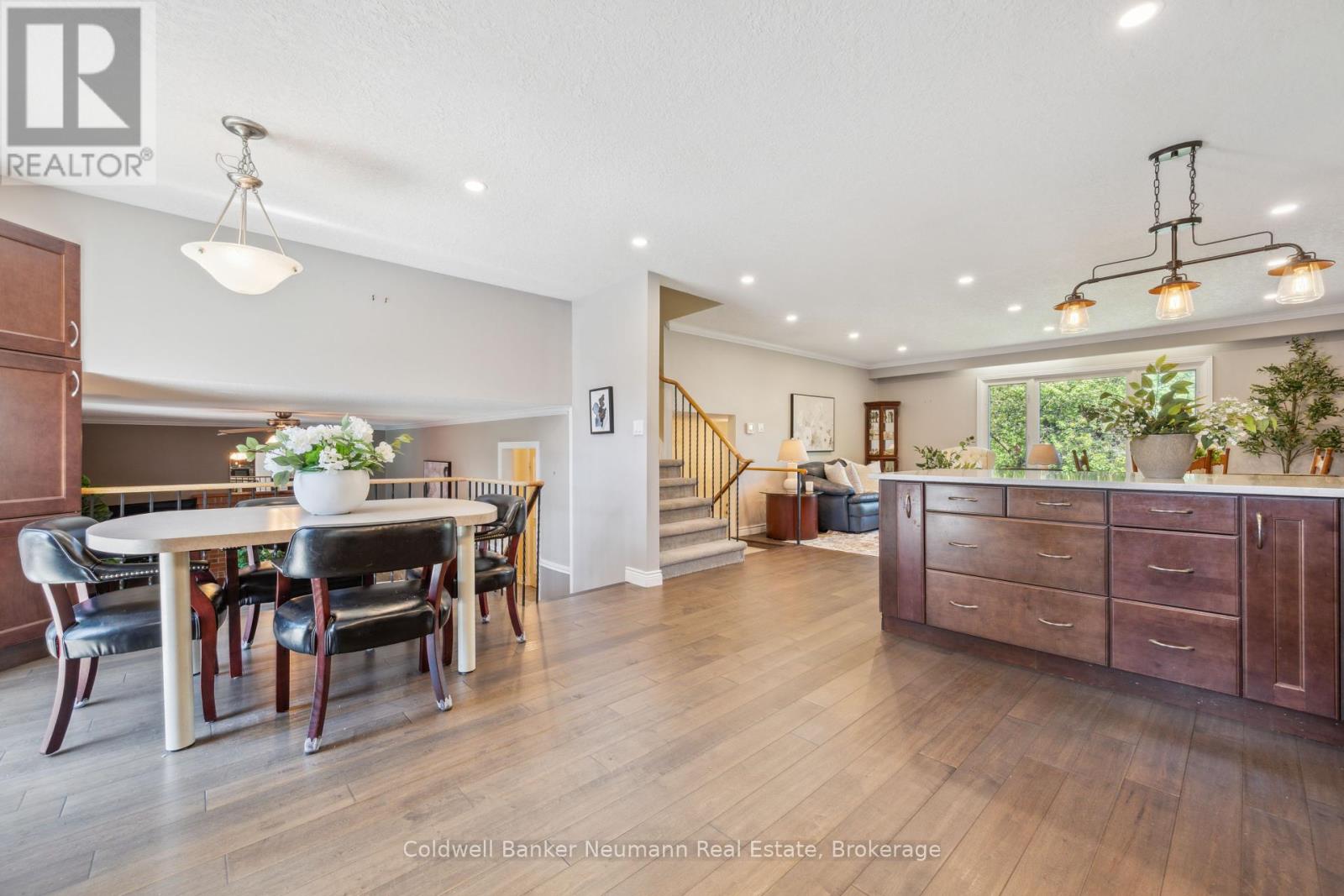 482 Gowland Crescent, Milton, Ontario  L9T 4E5 - Photo 16 - W12159598