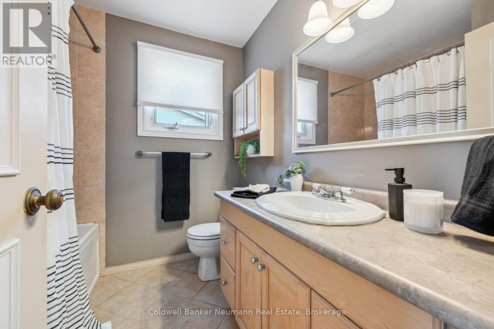 482 Gowland Crescent, Milton, Ontario  L9T 4E5 - Photo 28 - W12159598