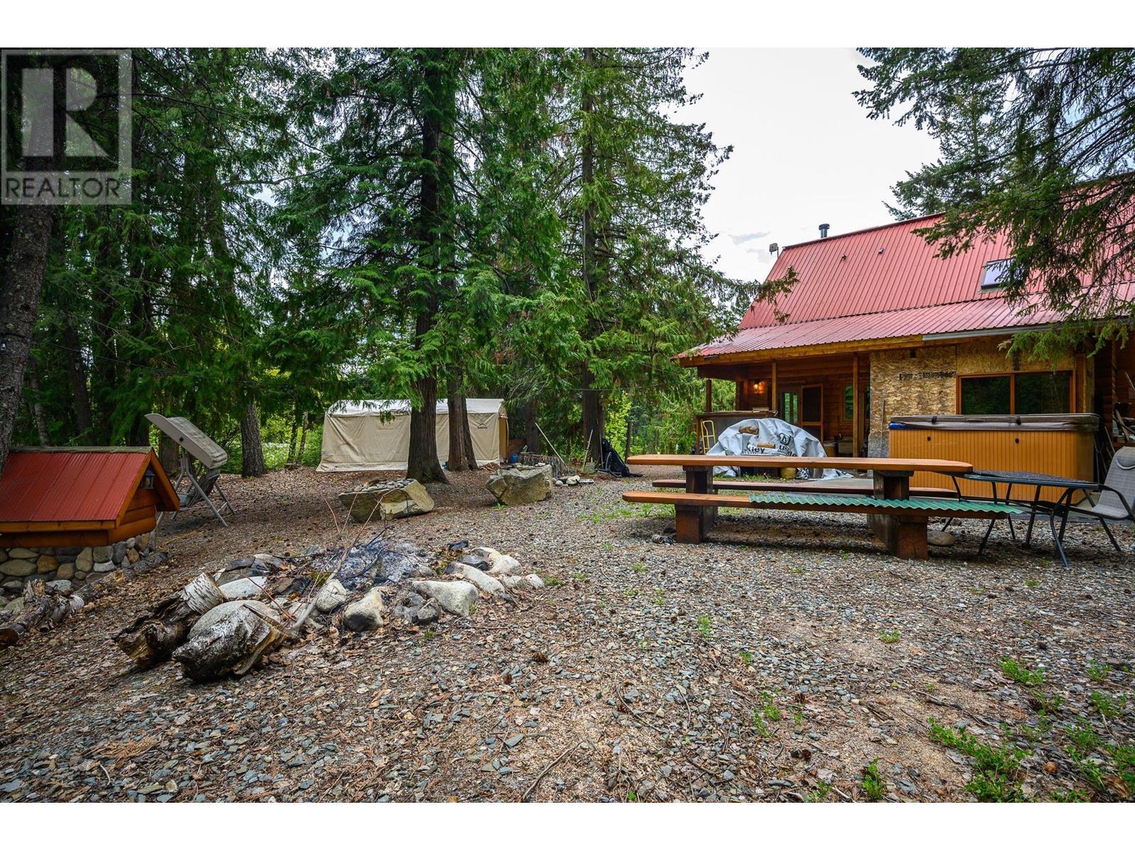 4369 Chase Falkland Road, Falkland, BC V0E1W1