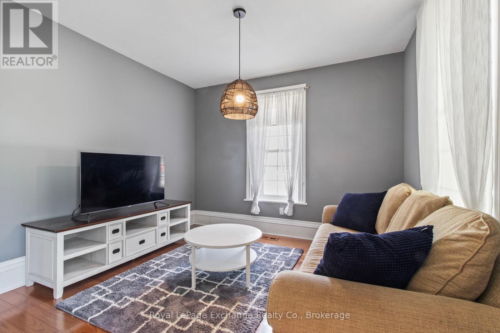 1180 Queen Street, Kincardine, Ontario  N2Z 1G5 - Photo 12 - X12159725