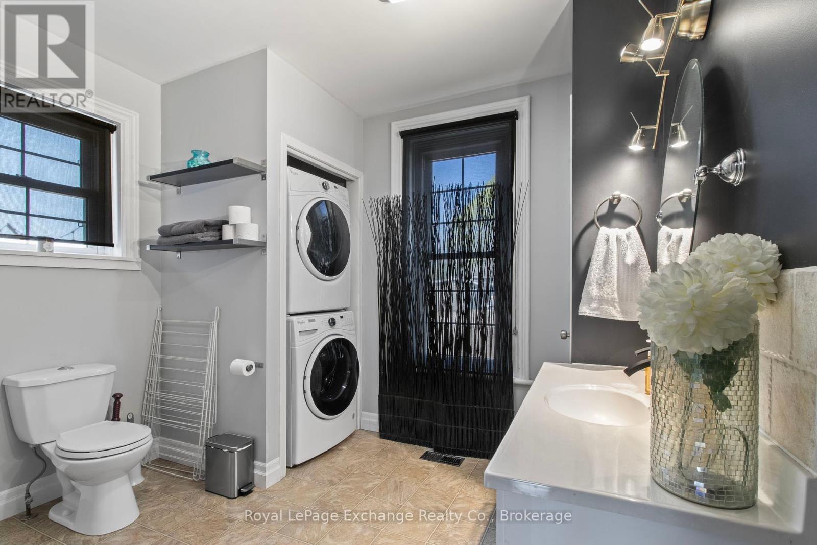 1180 Queen Street, Kincardine, Ontario  N2Z 1G5 - Photo 13 - X12159725