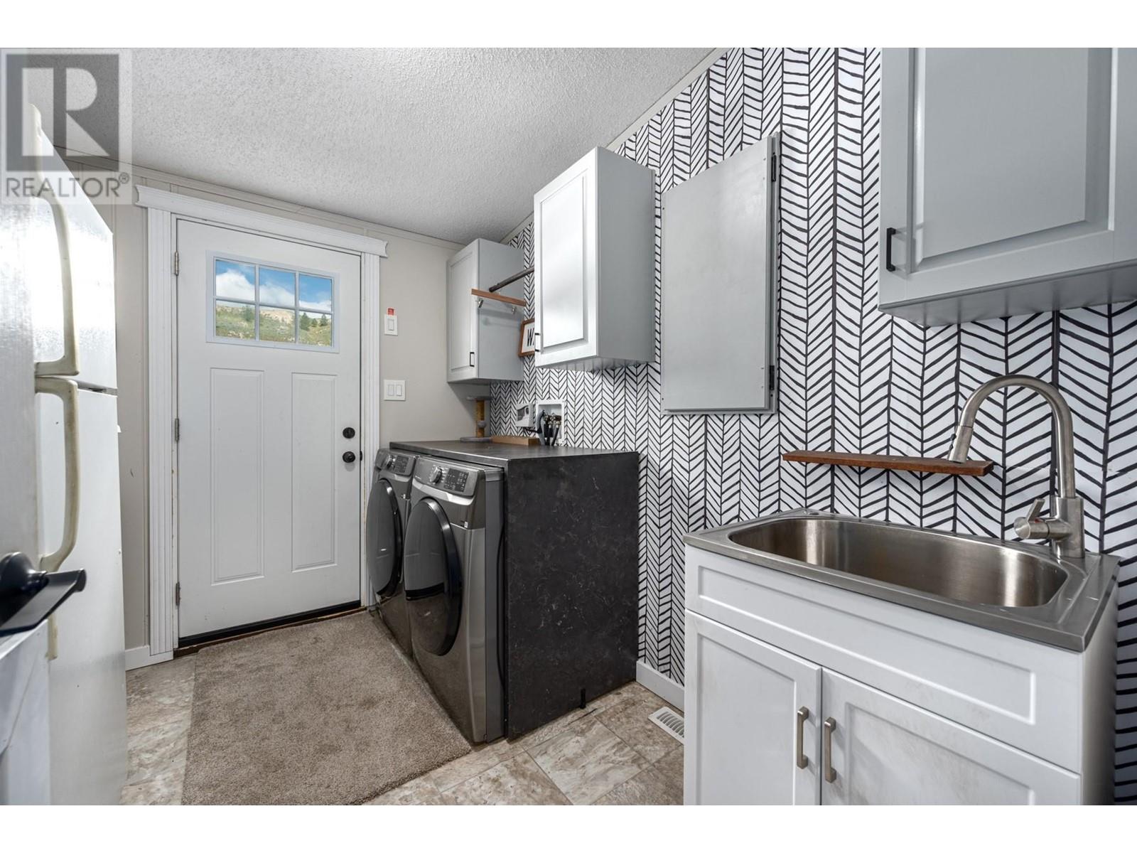 1245 Decamillis Road, Kamloops, British Columbia  V0E 2P0 - Photo 16 - 10348091