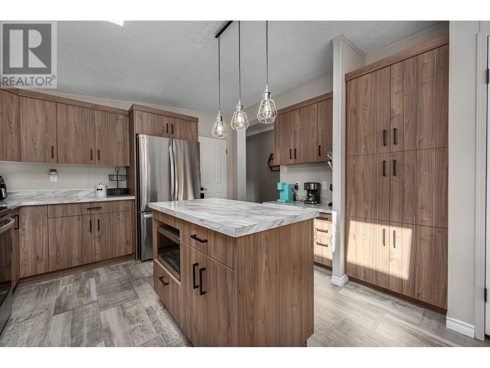 1245 Decamillis Road, Kamloops, British Columbia  V0E 2P0 - Photo 11 - 10348091