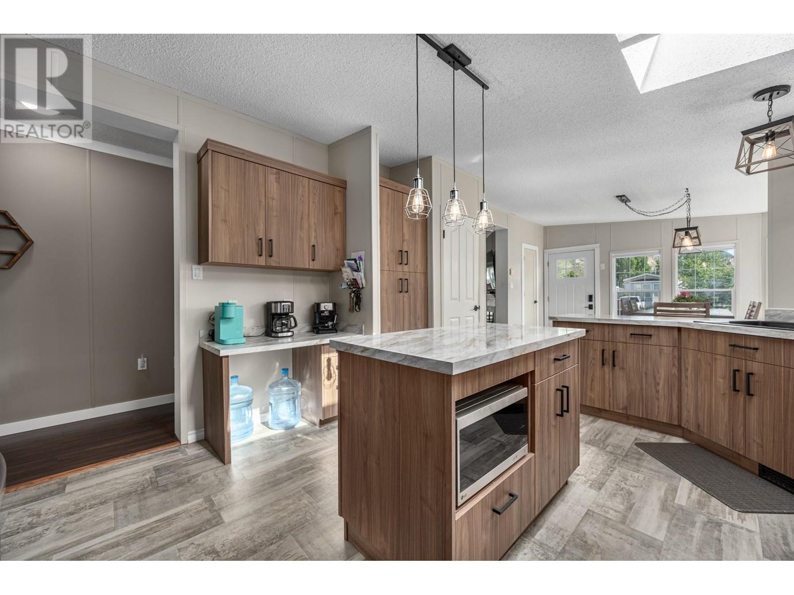1245 Decamillis Road, Kamloops, British Columbia  V0E 2P0 - Photo 10 - 10348091