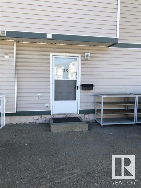 1396 Lakewood Rd Nw, Edmonton, Alberta  T6K 3M2 - Photo 3 - E4437412