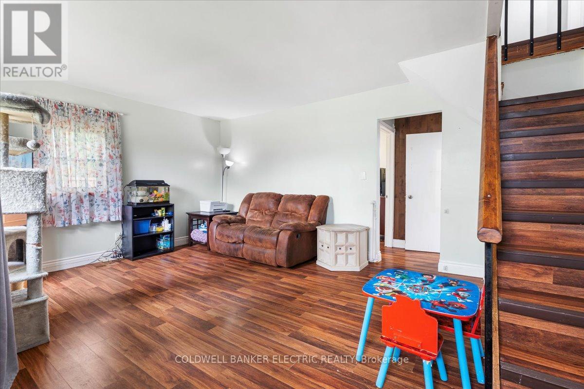 205 Wallace Street, Trent Hills, Ontario K0L 1L0 - Photo 4 - X12154988
