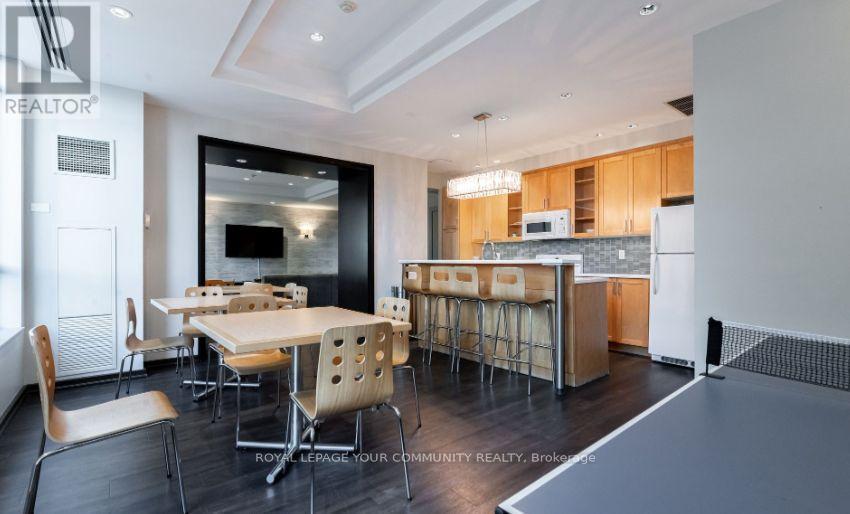 1007 - 212 Eglinton Avenue E, Toronto, Ontario  M4P 1K2 - Photo 17 - C12159582