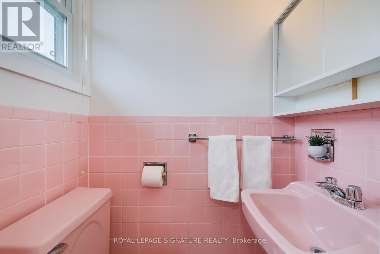 36 Lesgay Crescent, Toronto, Ontario  M2J 2H8 - Photo 17 - C12159647