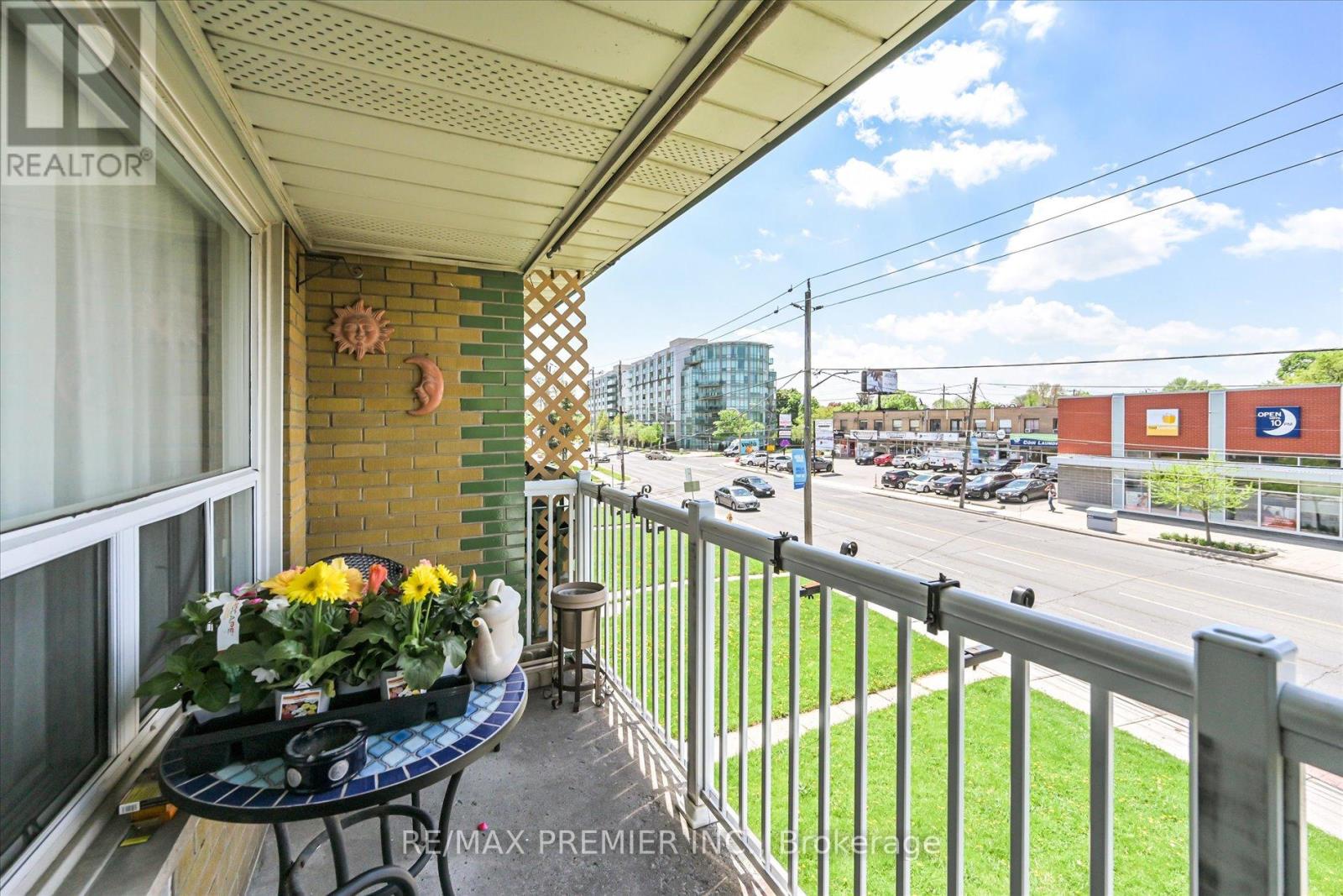 3871 Bathurst Street, Toronto, Ontario  M3H 3N4 - Photo 10 - C12159751