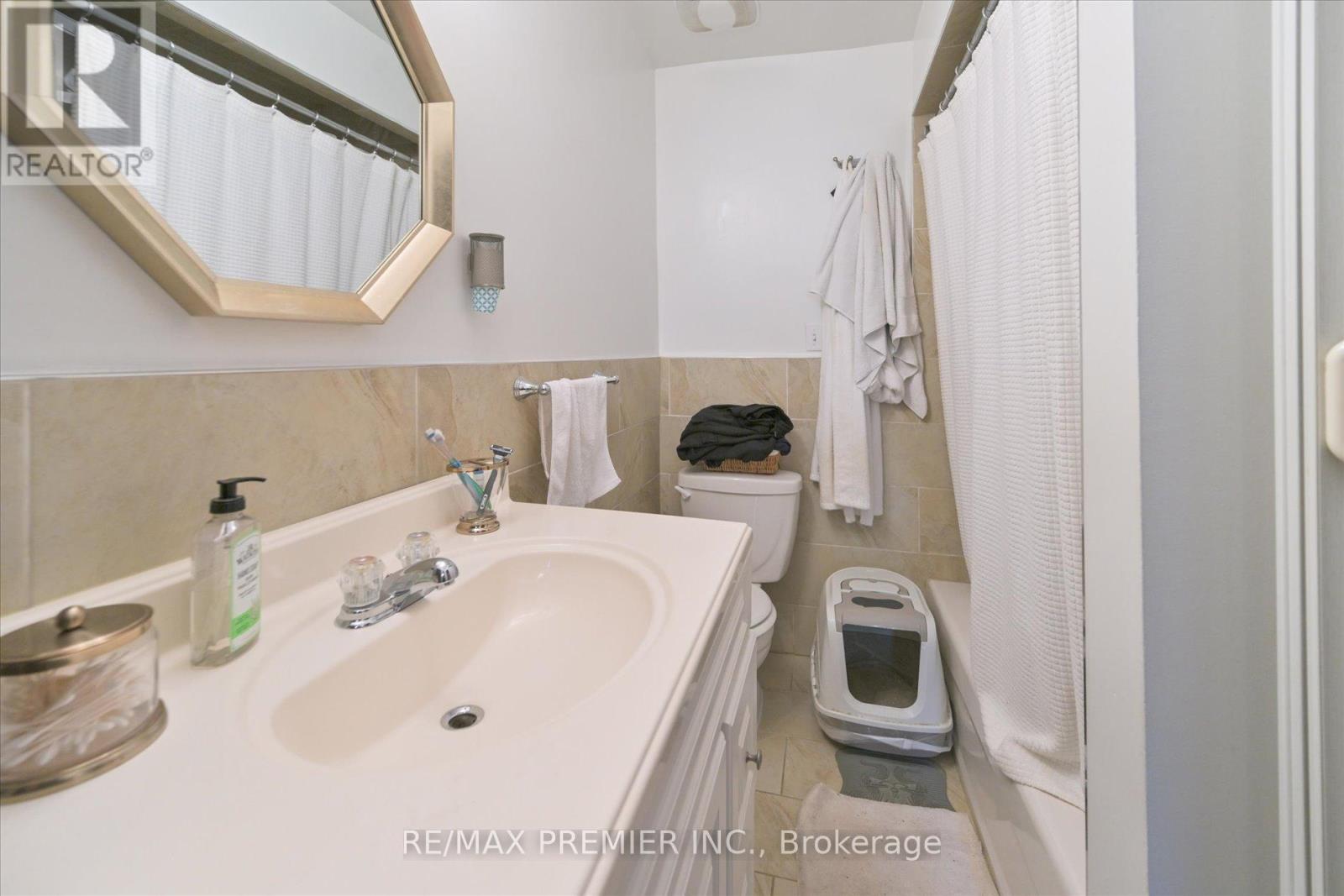3871 Bathurst Street, Toronto, Ontario  M3H 3N4 - Photo 14 - C12159751