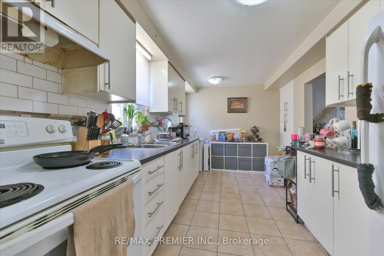 3871 Bathurst Street, Toronto, Ontario  M3H 3N4 - Photo 21 - C12159751