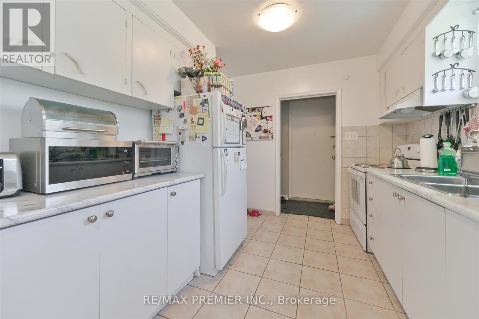 3871 Bathurst Street, Toronto, Ontario  M3H 3N4 - Photo 8 - C12159751