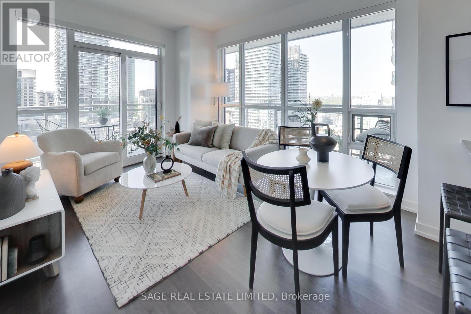 2005 - 89 DUNFIELD AVENUE, Toronto, Ontario