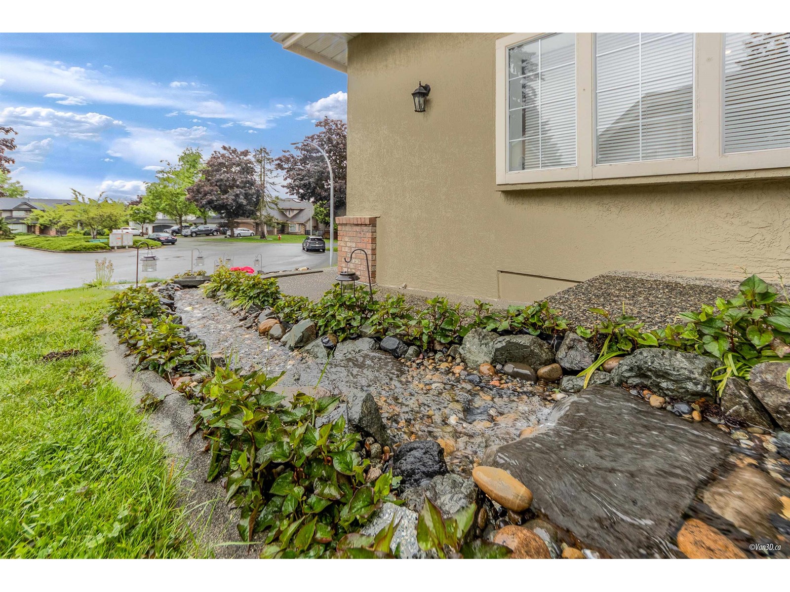 Property at 14975 83A AVENUE image 4
