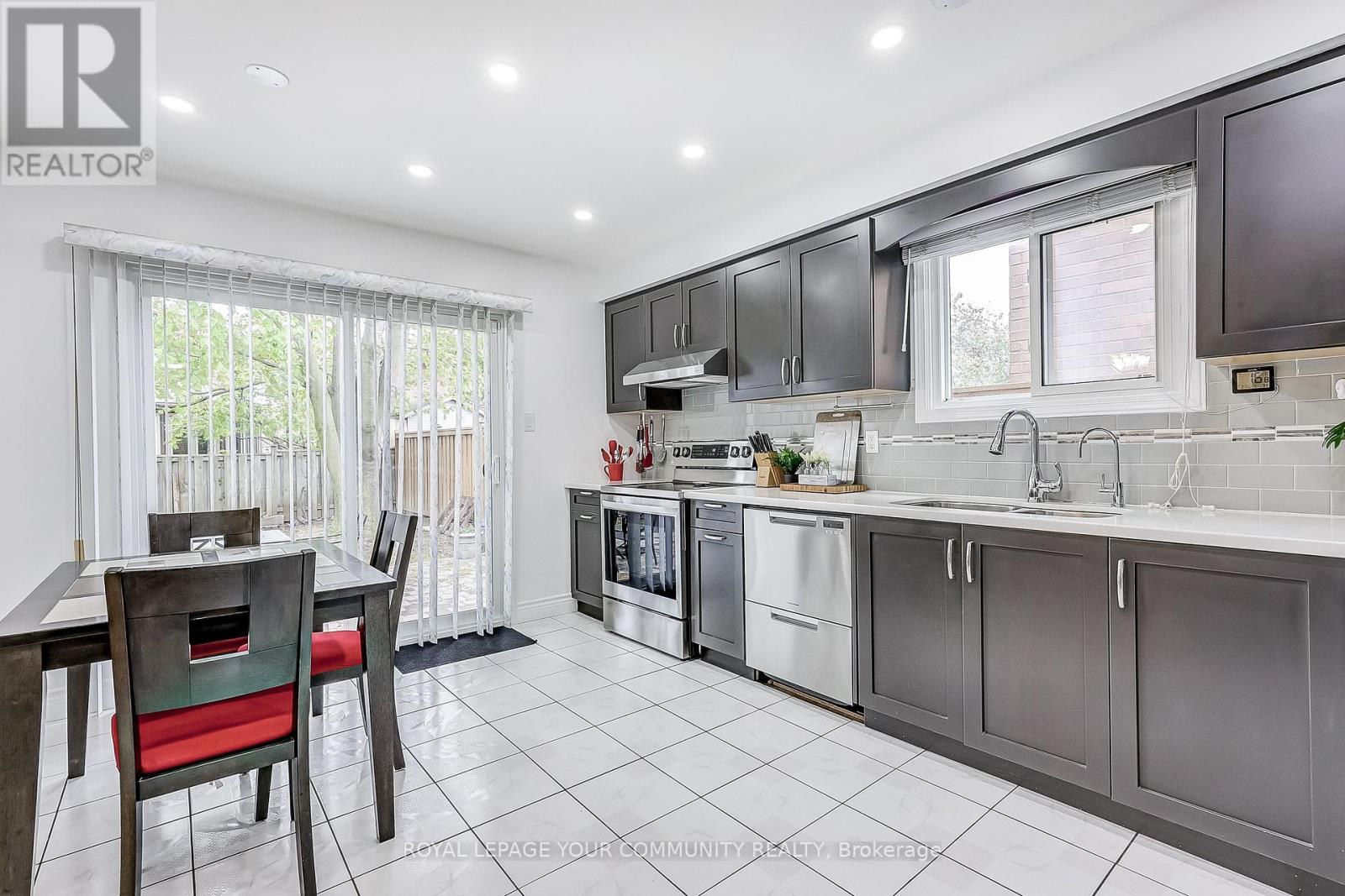 660 Foxwood Trail, Pickering, Ontario  L1V 3X8 - Photo 16 - E12159495