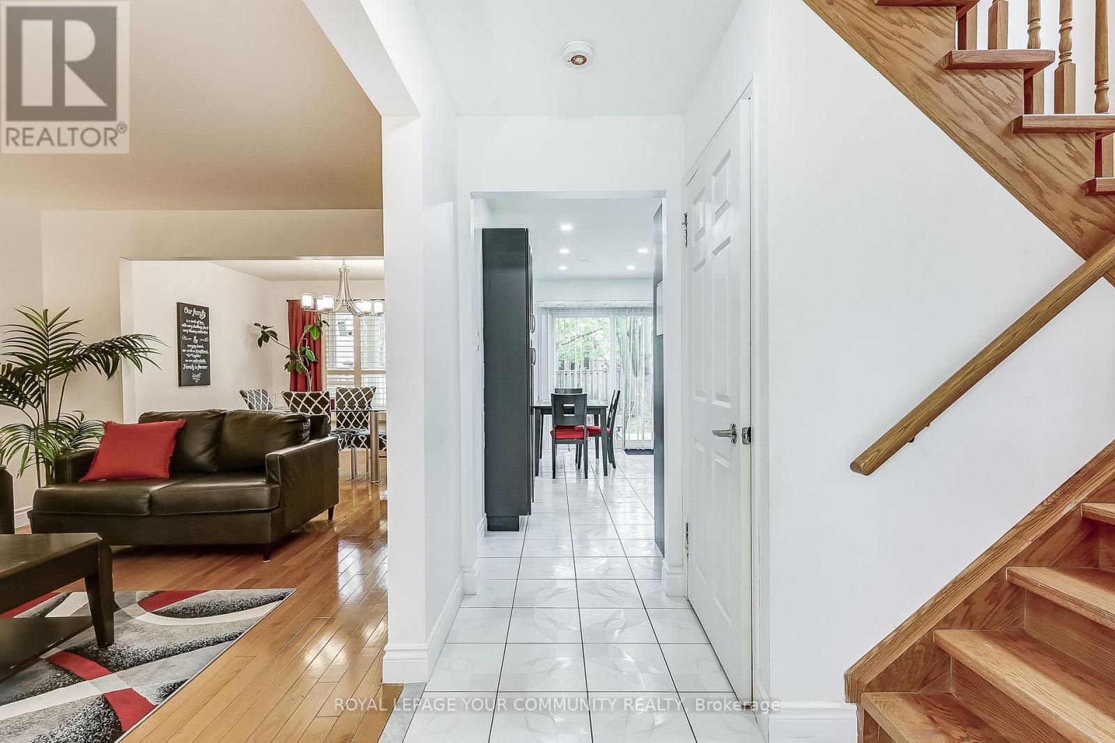 660 Foxwood Trail, Pickering, Ontario  L1V 3X8 - Photo 6 - E12159495