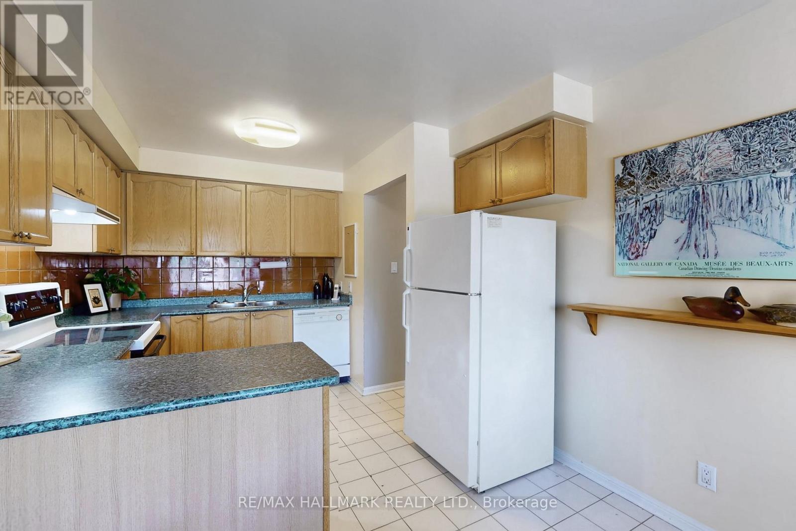 62 Curzon Street, Toronto, Ontario  M4M 3B4 - Photo 8 - E12159723