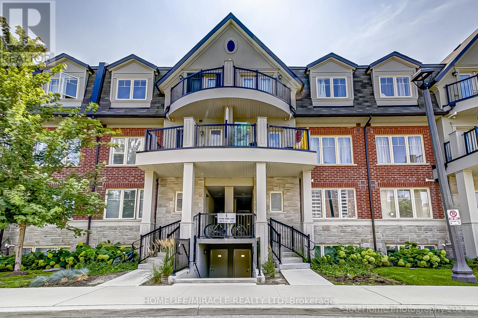 21 - 1 EATON PARK LANE, Toronto, Ontario