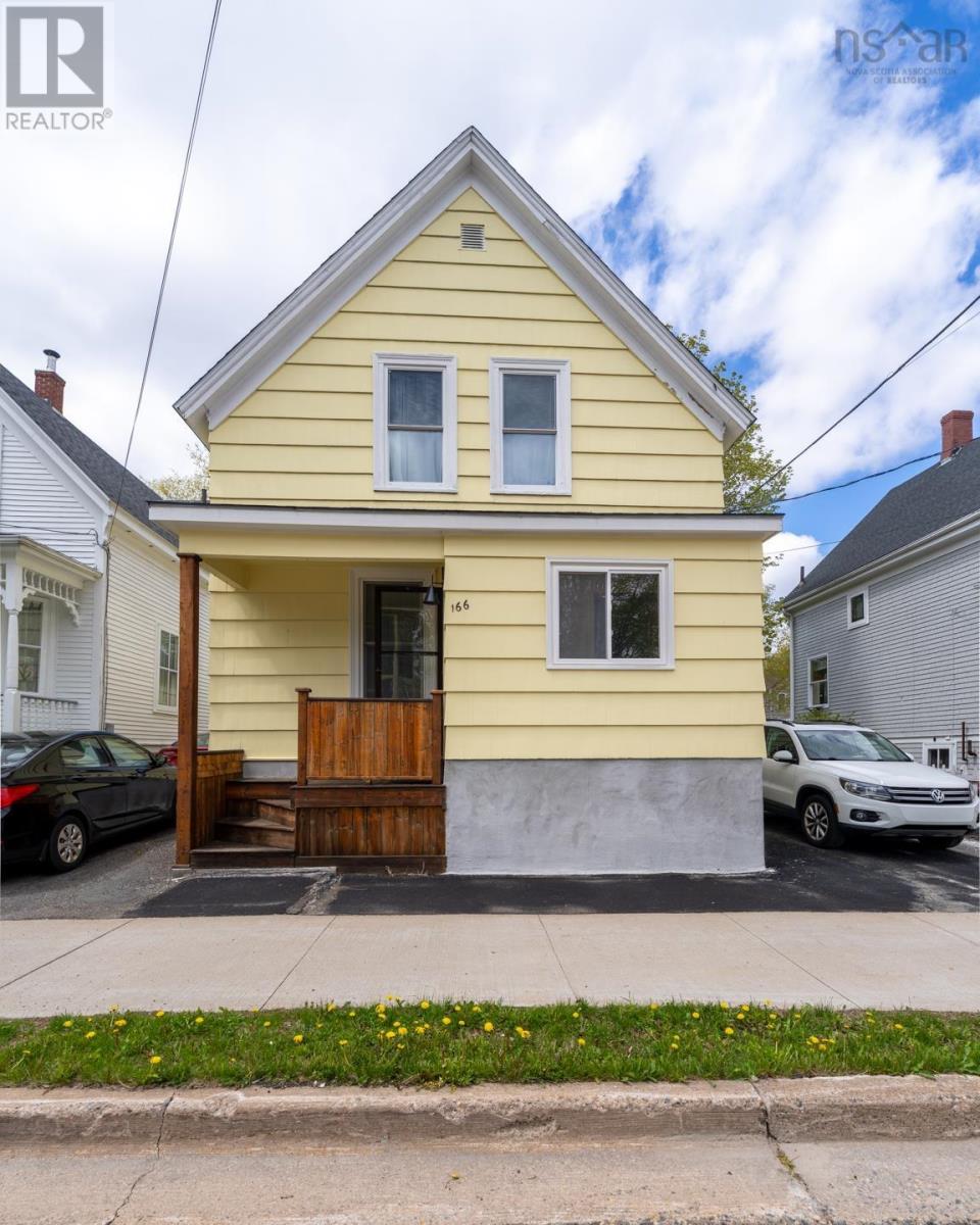 166 Victoria Street, Windsor, Nova Scotia  B0N 2T0 - Photo 1 - 202511577