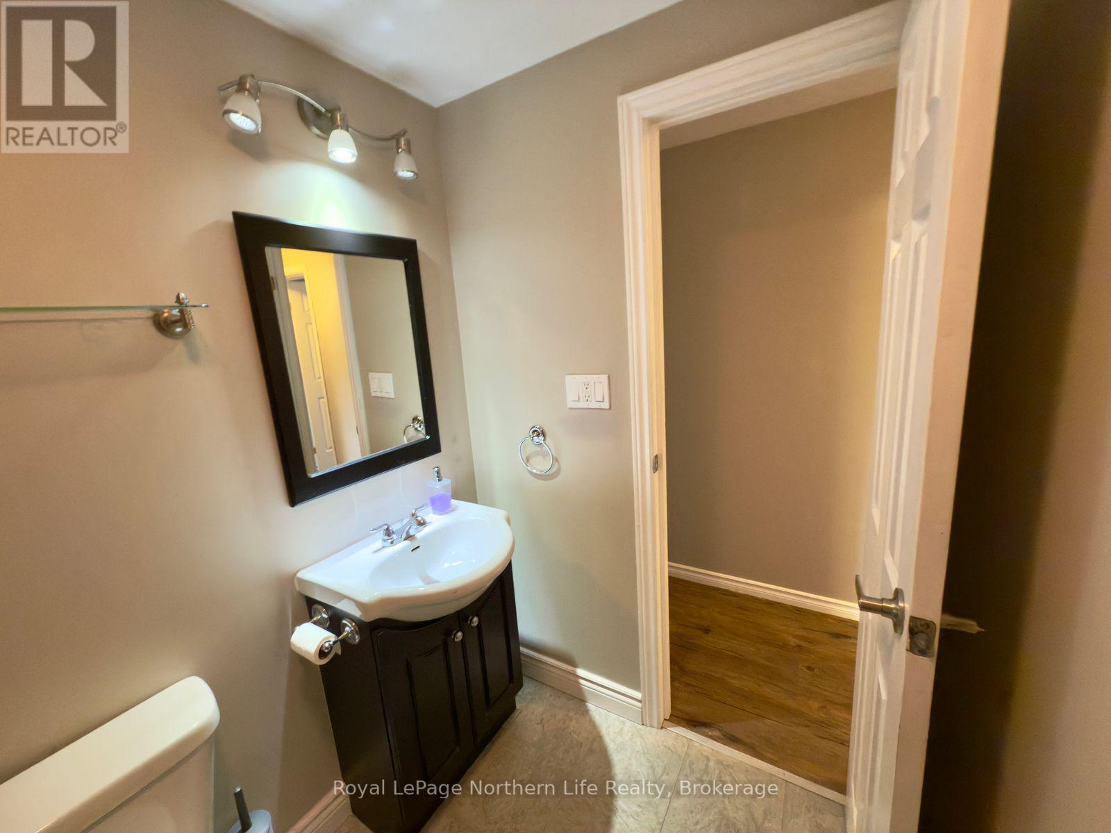 570 Ursula Street, North Bay, Ontario  P1B 8M8 - Photo 15 - X12086108
